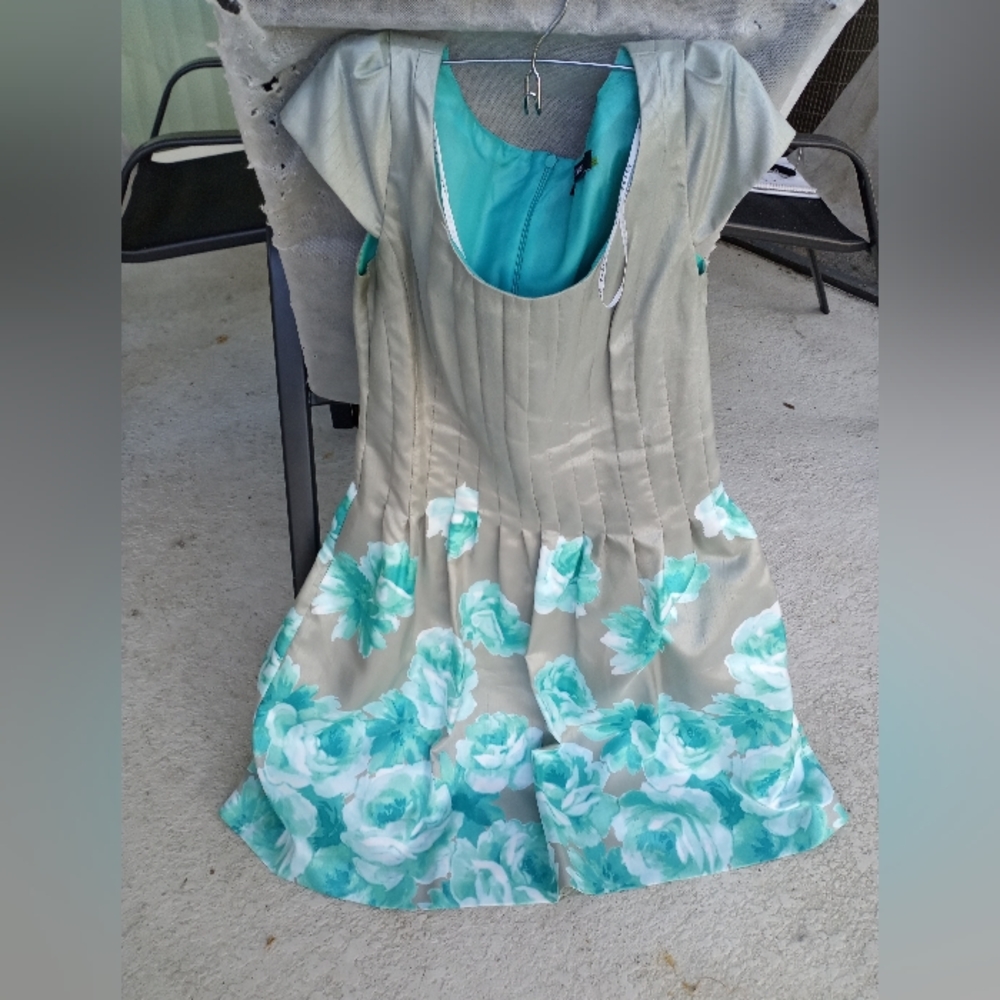 Women's dress